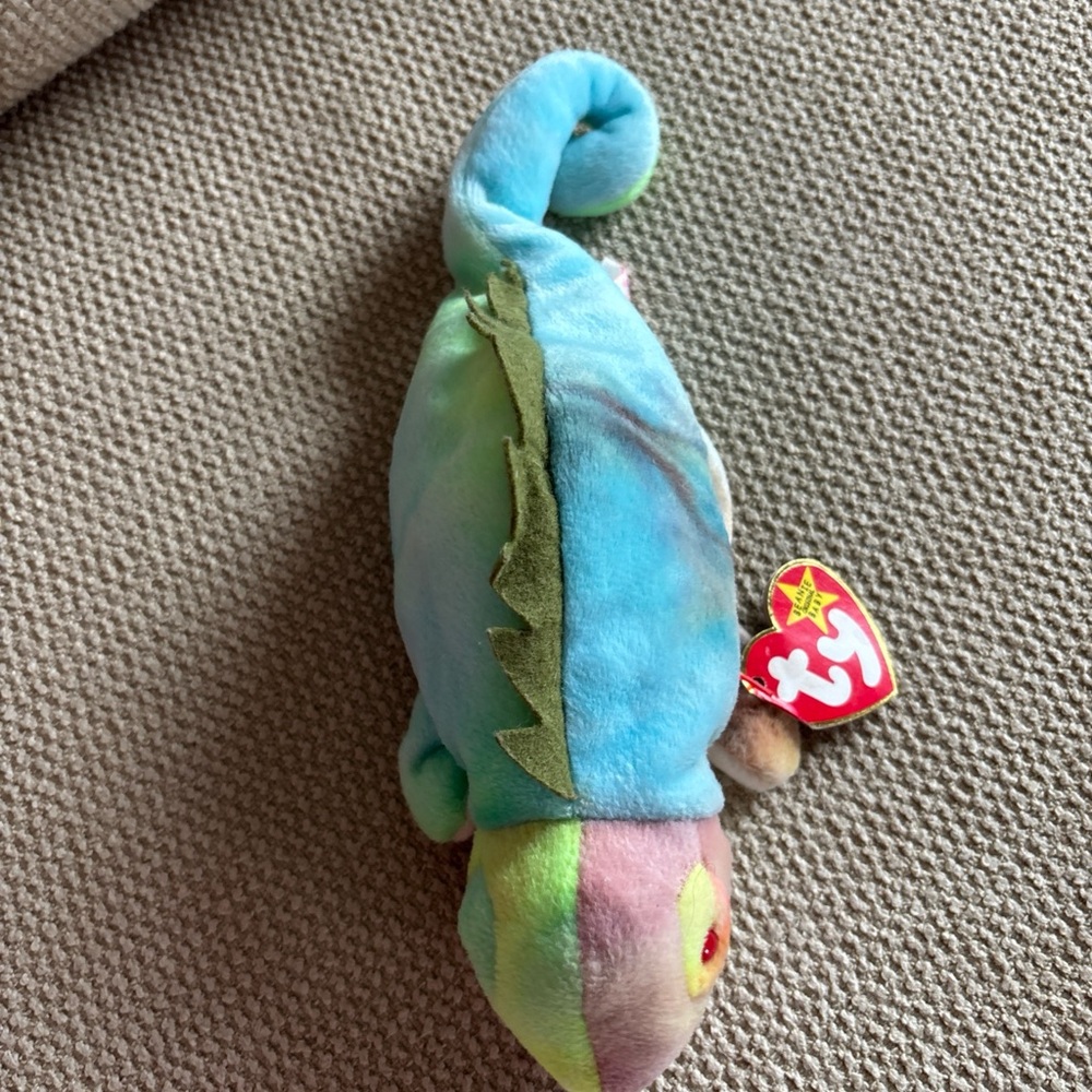 Ty Beanie Baby 9 inch Rainbow The Iguana Chameleon Toy EXTREMELY RARE 1997